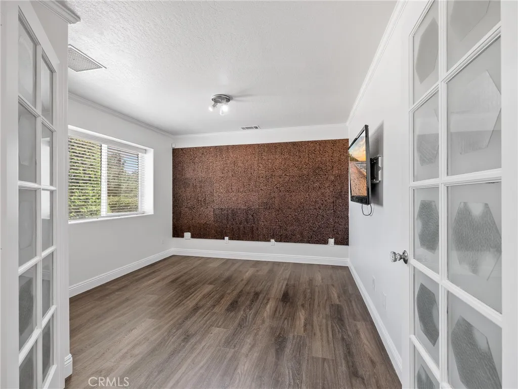 22163 Broken Lance Road, Apple Valley, California 92307 home-pic-26