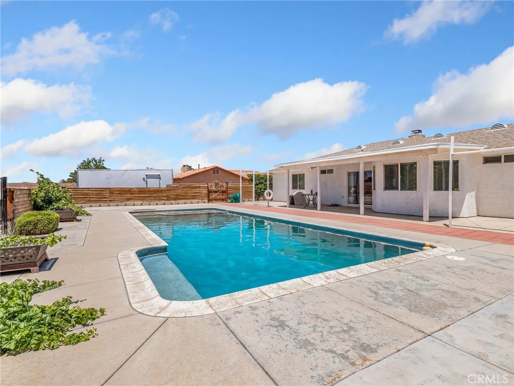 22163 Broken Lance Road, Apple Valley, California 92307 home-pic-45