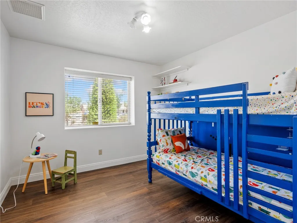22163 Broken Lance Road, Apple Valley, California 92307 home-pic-34