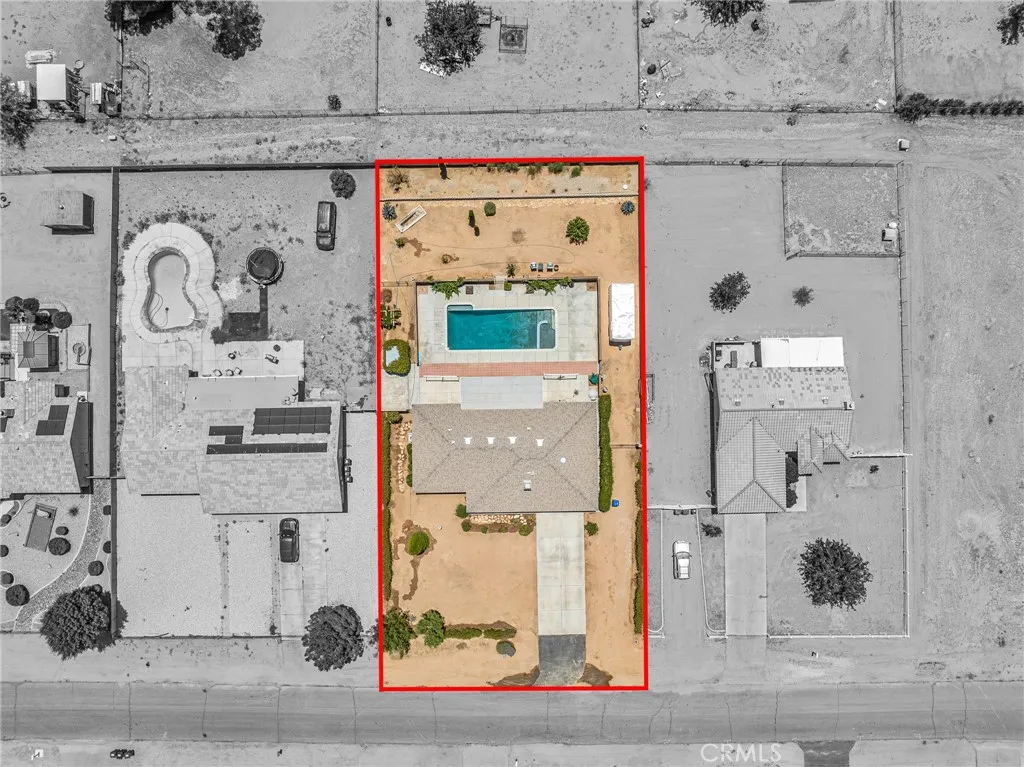 22163 Broken Lance Road, Apple Valley, California 92307 home-pic-5