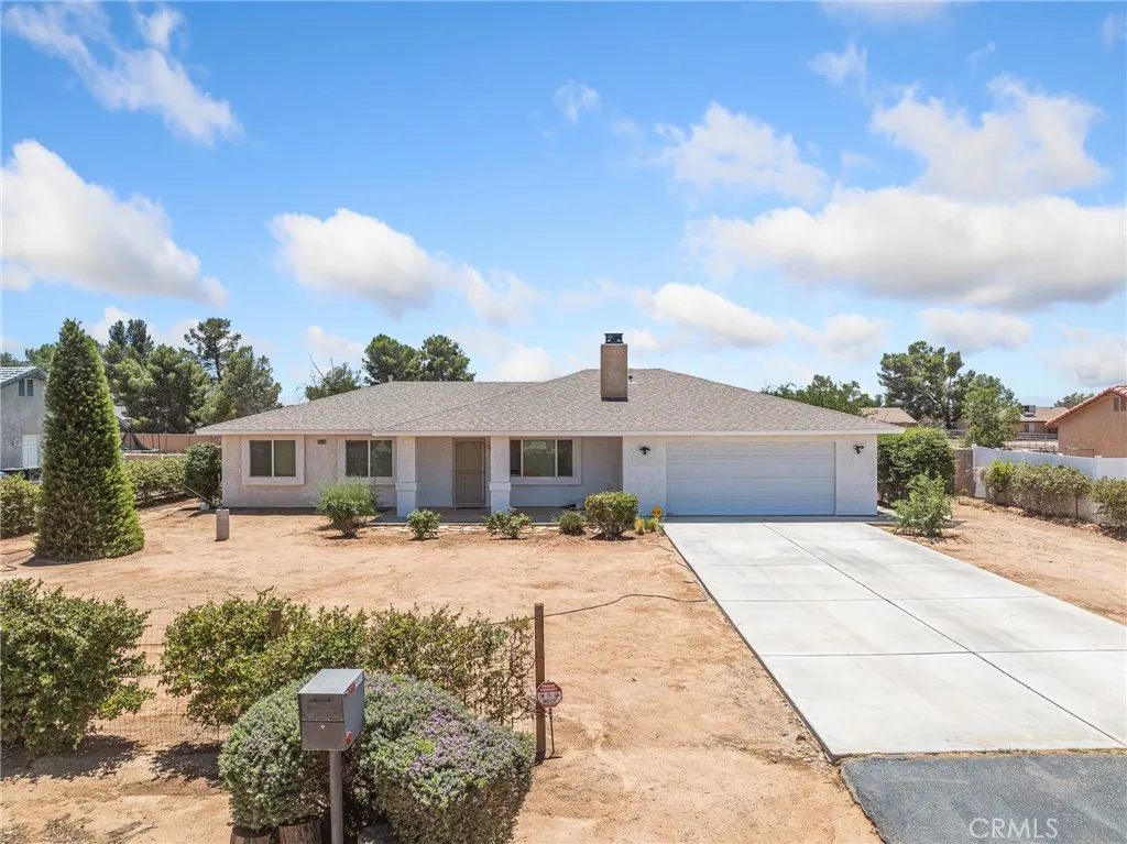 22163 Broken Lance Road, Apple Valley, California 92307 home-pic-12