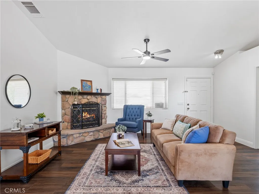 22163 Broken Lance Road, Apple Valley, California 92307 home-pic-18