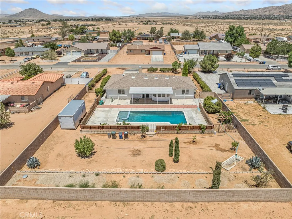 22163 Broken Lance Road, Apple Valley, California 92307 home-pic-7