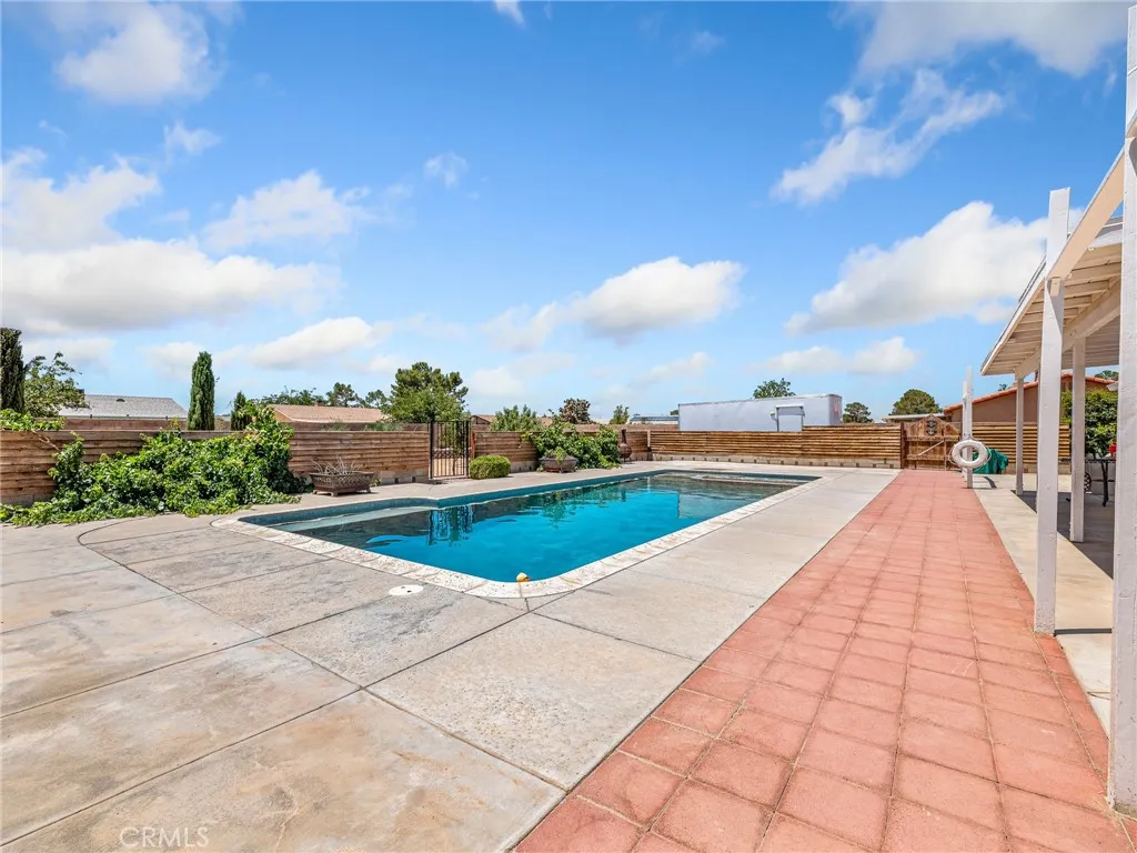 22163 Broken Lance Road, Apple Valley, California 92307 home-pic-47