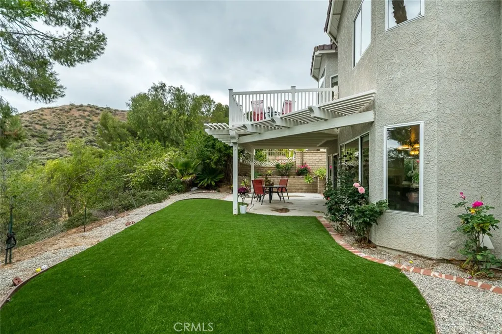 21714 Agajanian, Saugus, California 91350 home-pic-7
