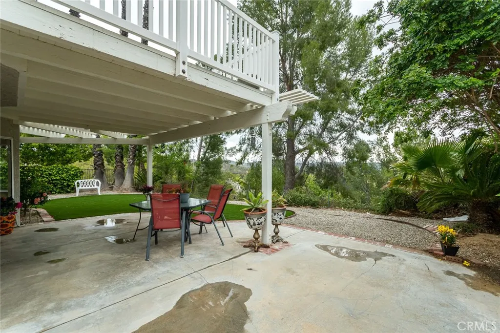 21714 Agajanian, Saugus, California 91350 home-pic-10