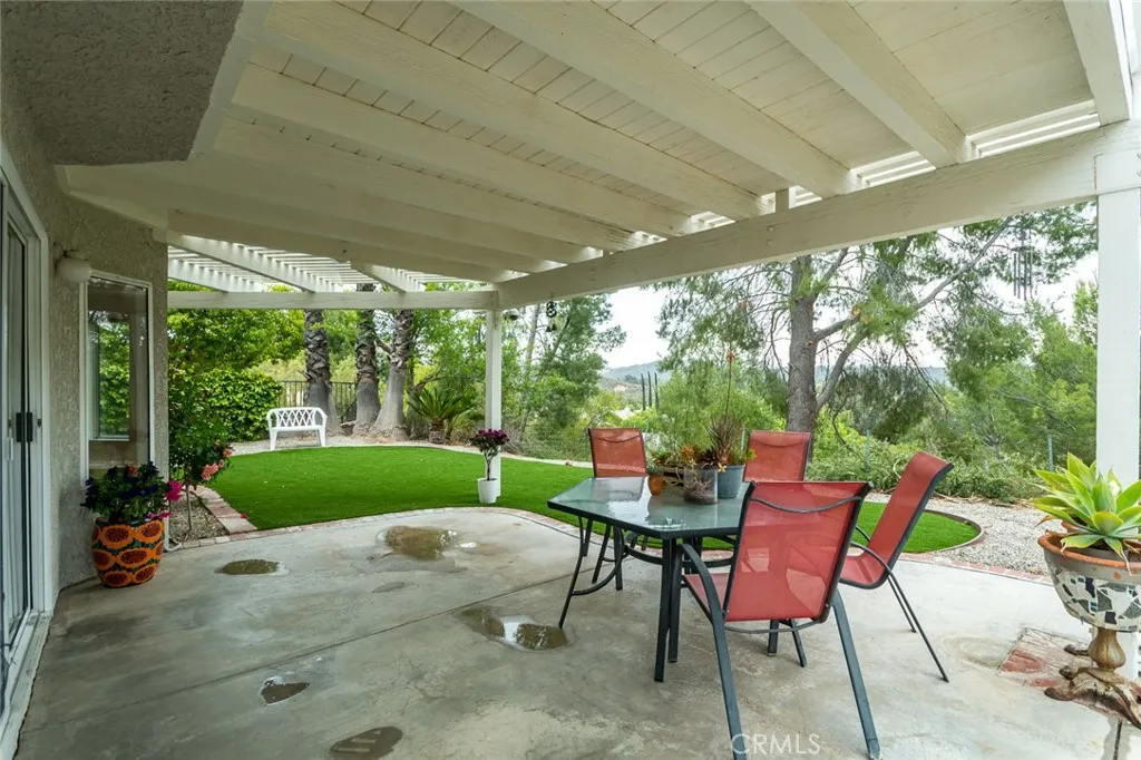 21714 Agajanian, Saugus, California 91350 home-pic-9