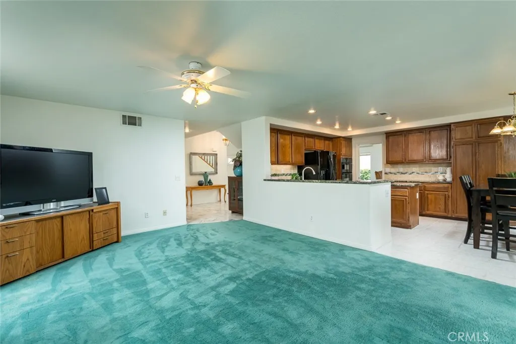 21714 Agajanian, Saugus, California 91350 home-pic-18