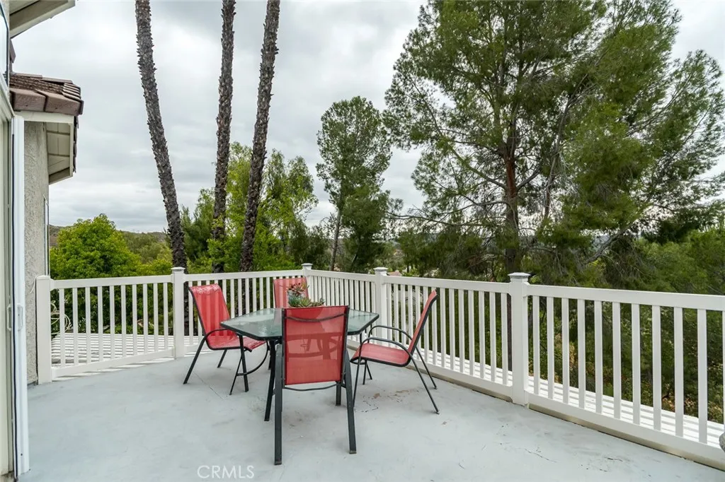 21714 Agajanian, Saugus, California 91350 home-pic-12