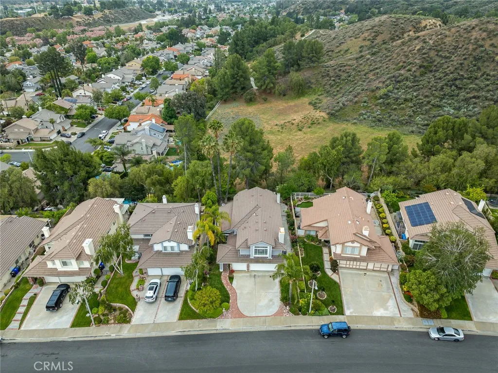 21714 Agajanian, Saugus, California 91350 home-pic-5