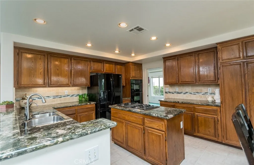 21714 Agajanian, Saugus, California 91350 home-pic-14