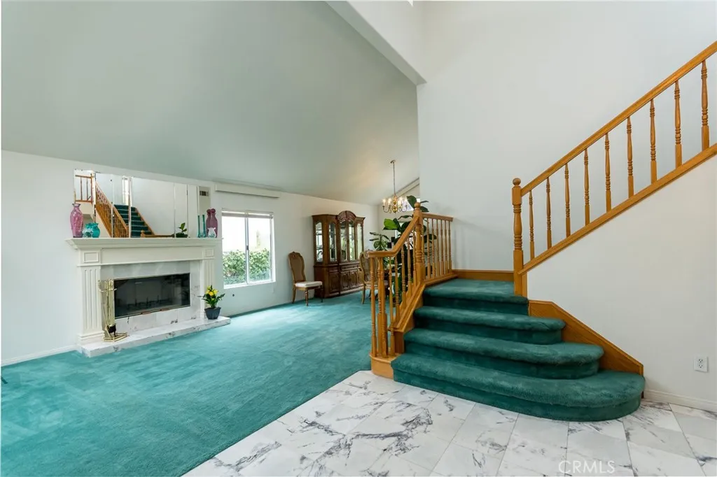 21714 Agajanian, Saugus, California 91350 home-pic-19