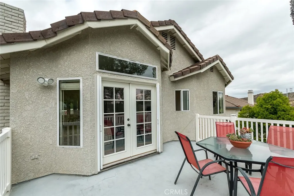 21714 Agajanian, Saugus, California 91350 home-pic-13