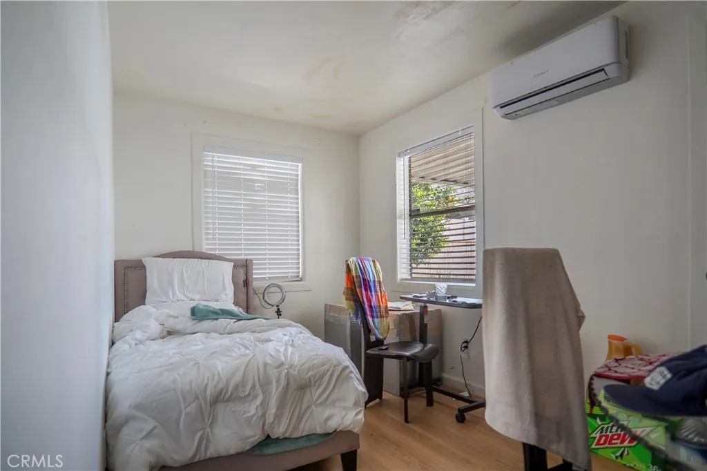 14841 Archwood, Van Nuys, California 91405 home-pic-6