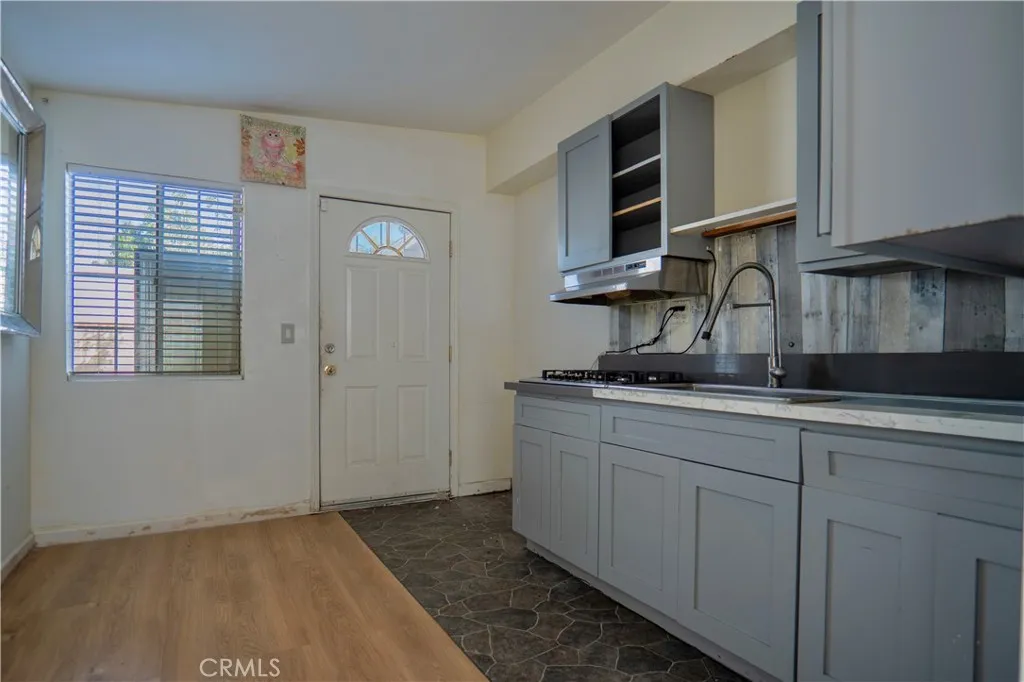14841 Archwood, Van Nuys, California 91405 home-pic-12