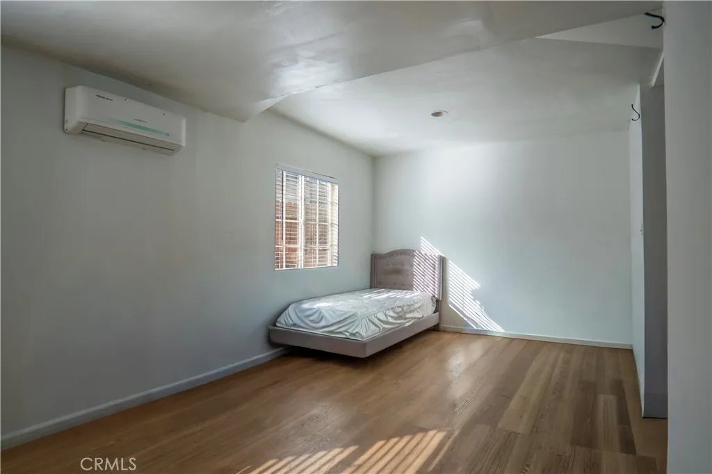 14841 Archwood, Van Nuys, California 91405 home-pic-11