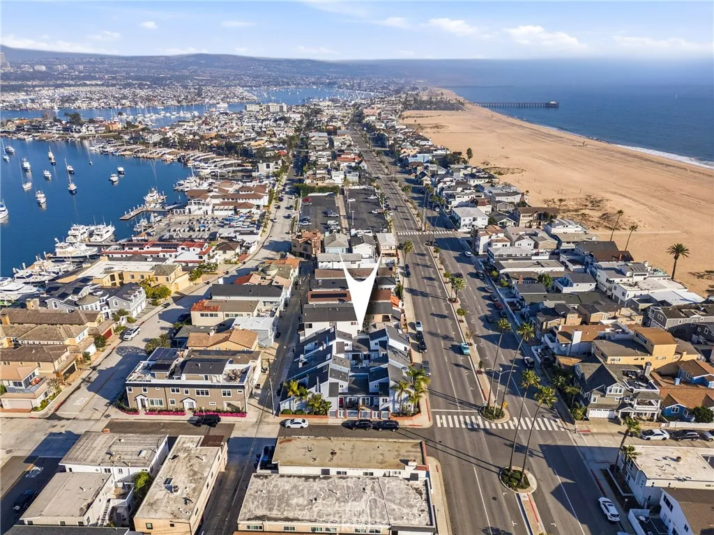 820 W Balboa Boulevard, Newport Beach, California 92661 home-pic-4