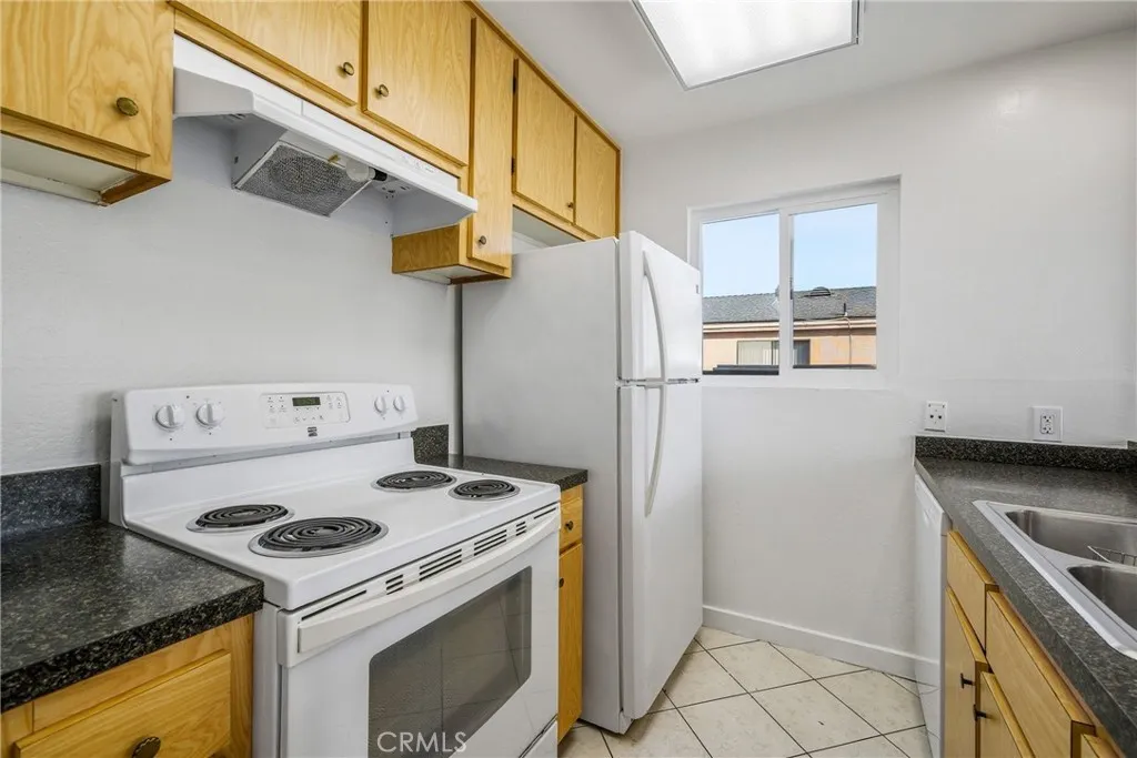 820 W Balboa Boulevard, Newport Beach, California 92661 home-pic-31