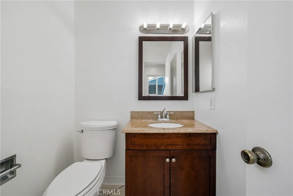 820 W Balboa Boulevard, Newport Beach, California 92661 home-pic-34