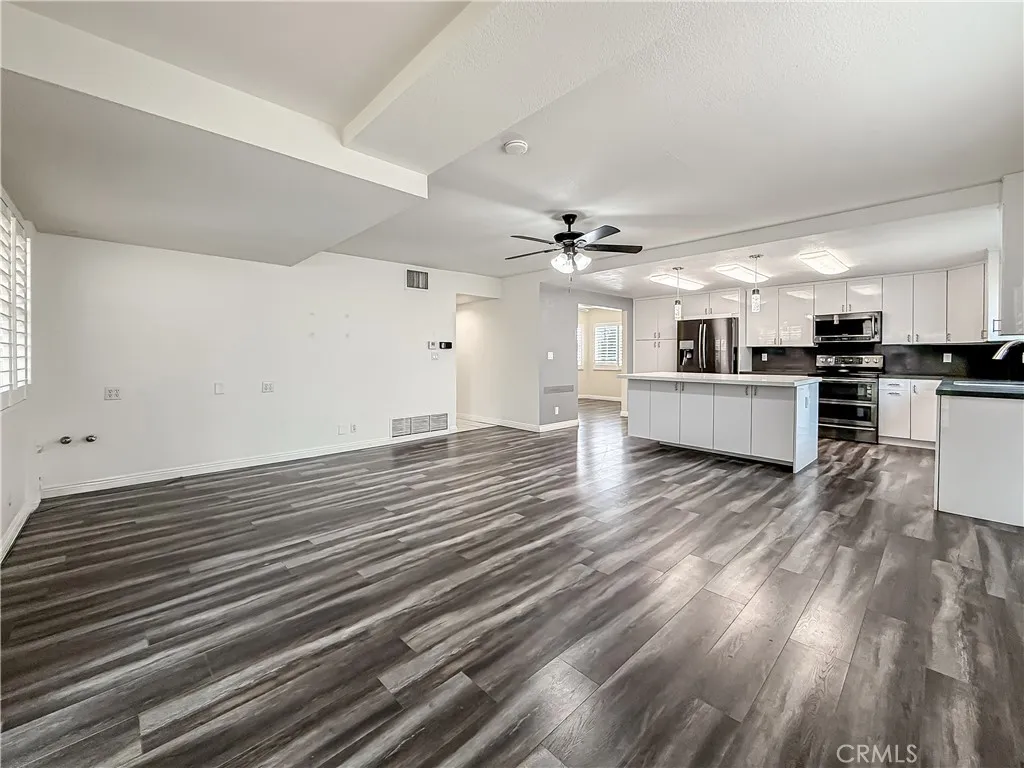 1814 Glenview Avenue, Simi Valley, California 93063 home-pic-9