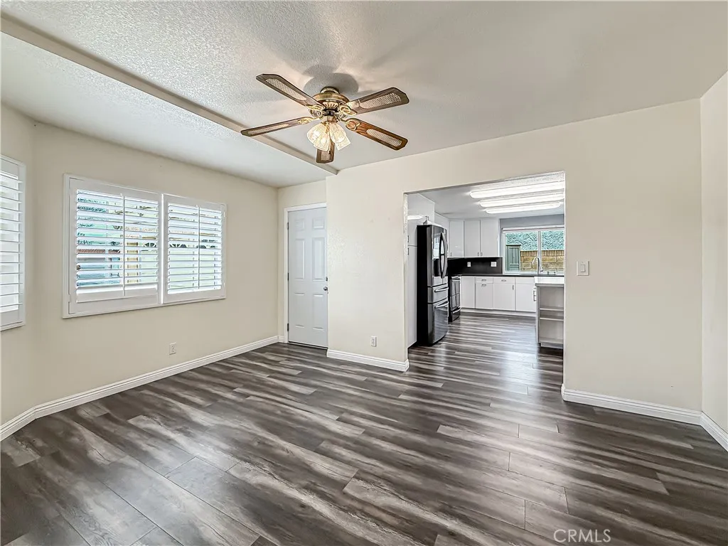 1814 Glenview Avenue, Simi Valley, California 93063 home-pic-3