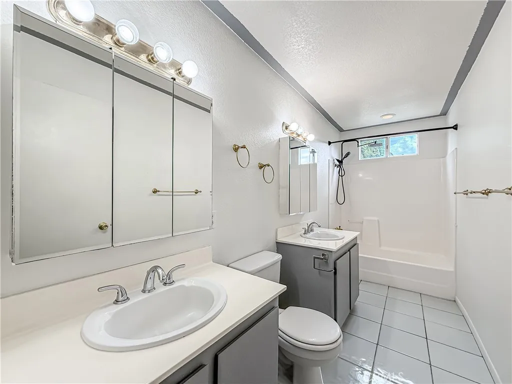 1814 Glenview Avenue, Simi Valley, California 93063 home-pic-11