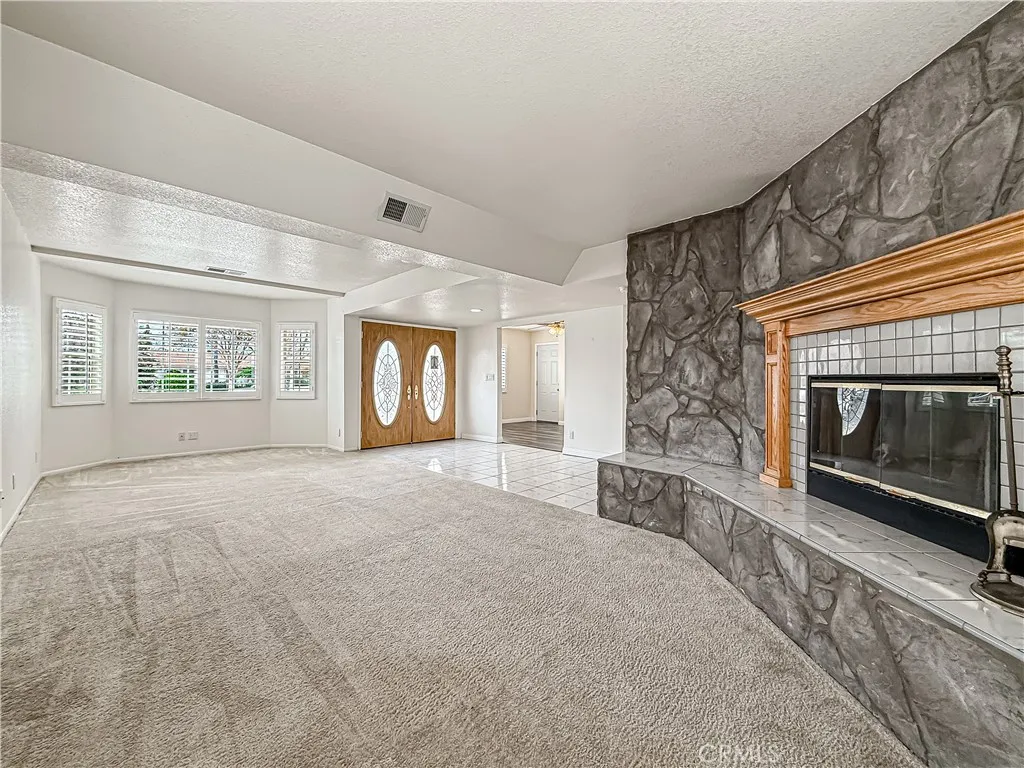 1814 Glenview Avenue, Simi Valley, California 93063 home-pic-2