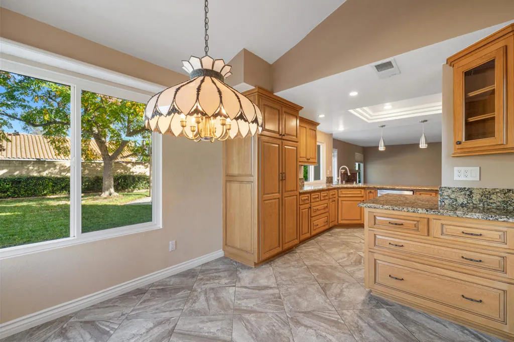 6746 Alderpoint Court, Riverside, California 92506 home-pic-16