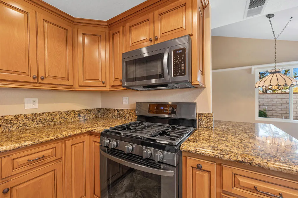 6746 Alderpoint Court, Riverside, California 92506 home-pic-12