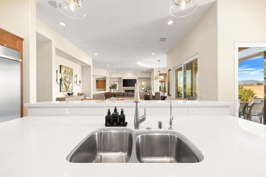 21 Alicante Circle, Rancho Mirage, California 92270 home-pic-12