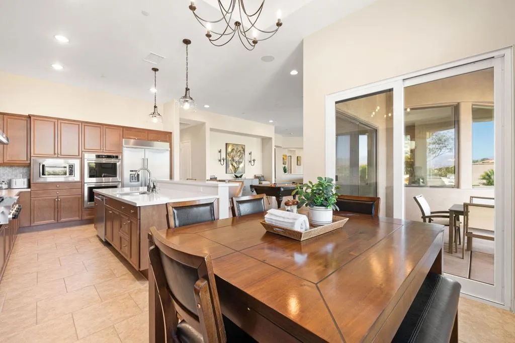 21 Alicante Circle, Rancho Mirage, California 92270 home-pic-19