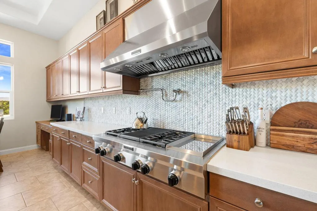 21 Alicante Circle, Rancho Mirage, California 92270 home-pic-13