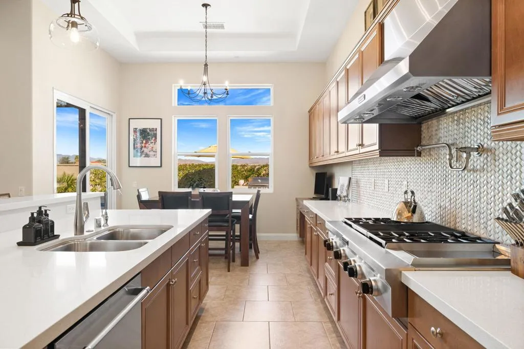 21 Alicante Circle, Rancho Mirage, California 92270 home-pic-11