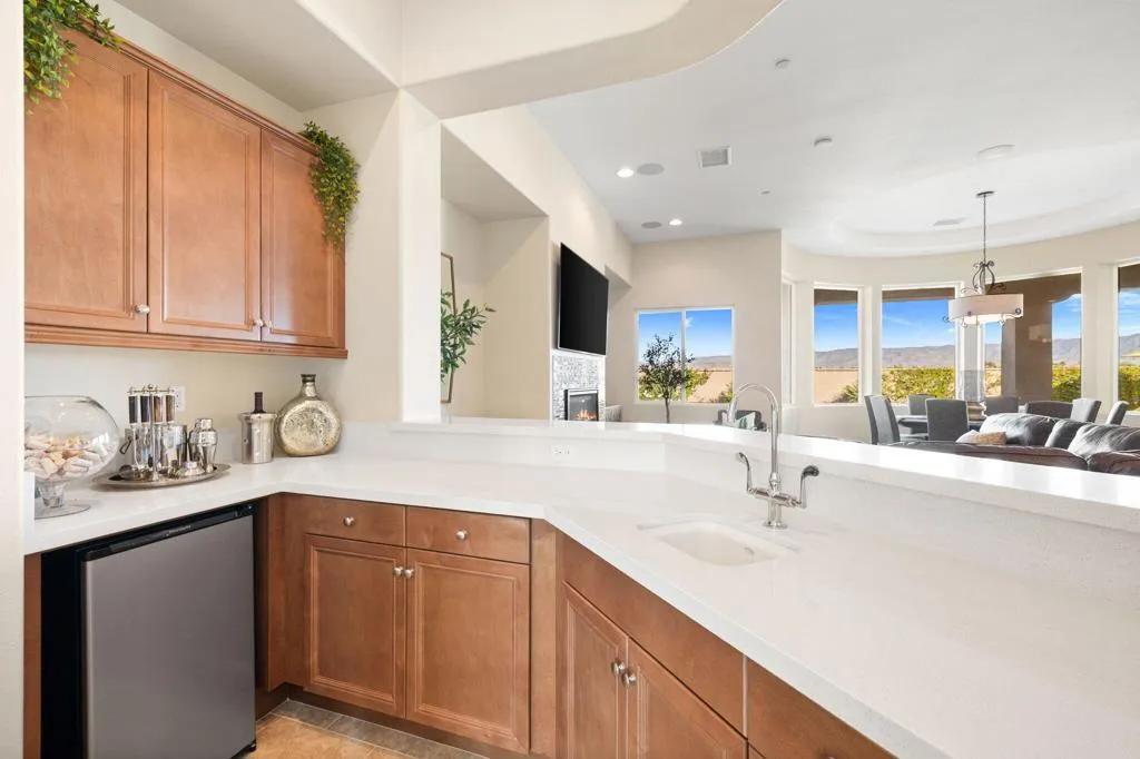 21 Alicante Circle, Rancho Mirage, California 92270 home-pic-23