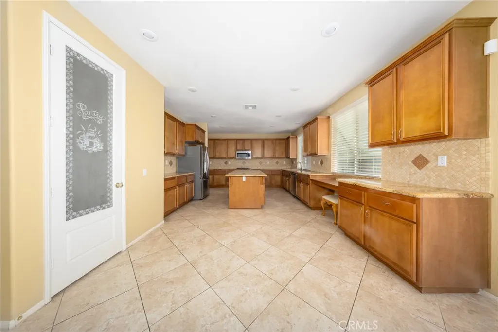 29275 Moon Hill Court, Menifee, California 92584 home-pic-14