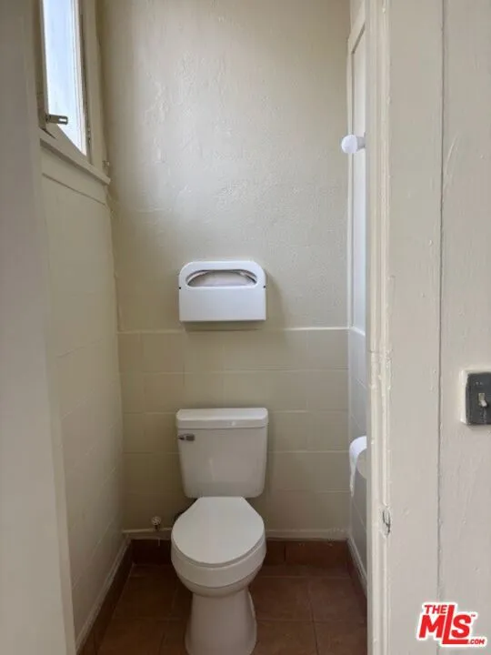 327 S Western Avenue, Los Angeles, California 90020 — photo 4