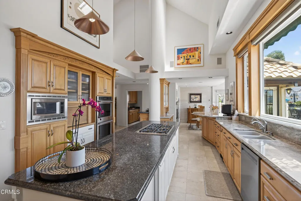 535 Ridgecrest Drive, Santa Paula, California 93060 home-pic-10