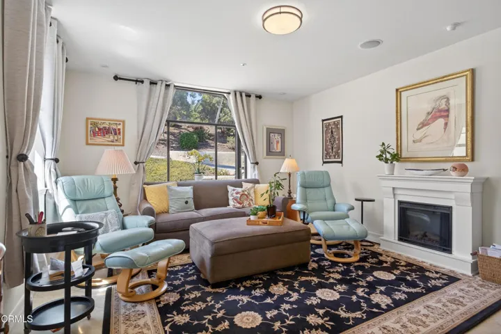 47-print-083_UpmarketMedia_535R-247