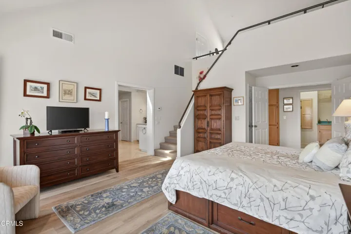 29-print-053_UpmarketMedia_535R-184