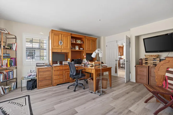 43-print-078_UpmarketMedia_535R-235