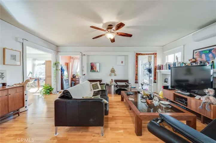 Front Unit Living Room