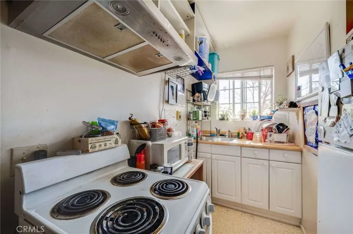 Bonus Unit Kitchen