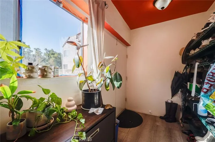Front Unit Entry