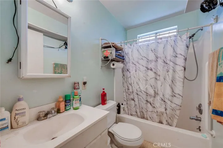 Bonus Unit Full Bathroom