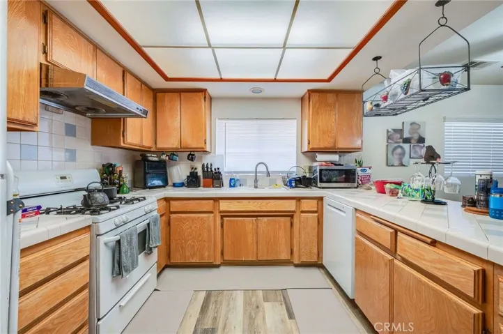 Rear Unit Kitchen