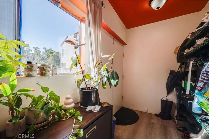 Front Unit Entry