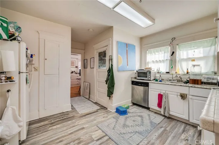 Front Unit Kitchen