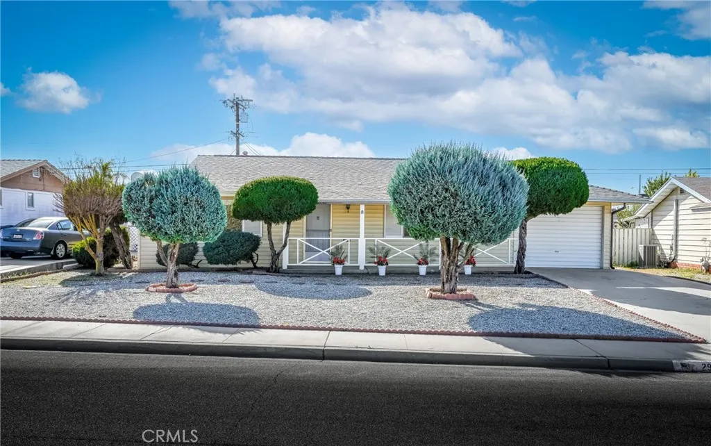 29701 Thornhill, Menifee, California 92586 home-pic-3