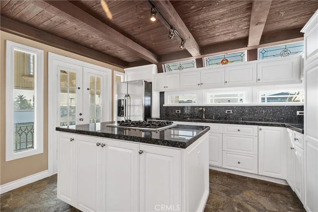 505 29th, Newport Beach, California 92663 home-pic-16