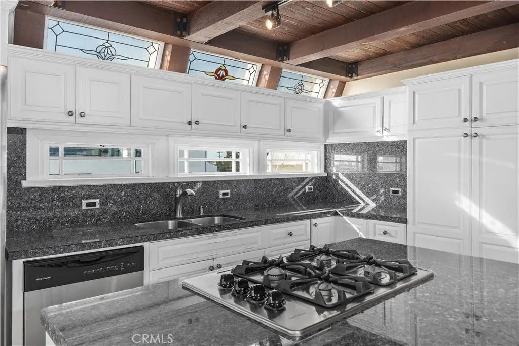 505 29th, Newport Beach, California 92663 home-pic-18